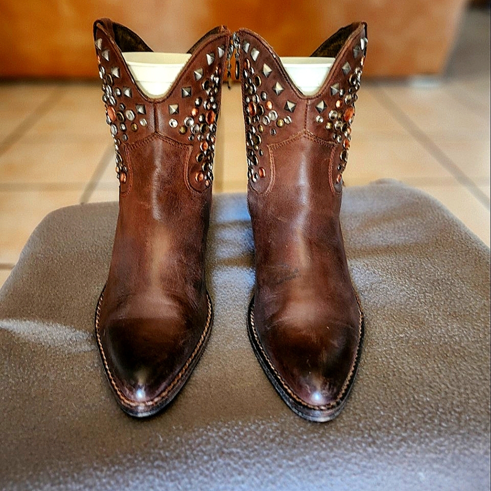 ZiGiny Brown Studded Leather Cowgirl Boots